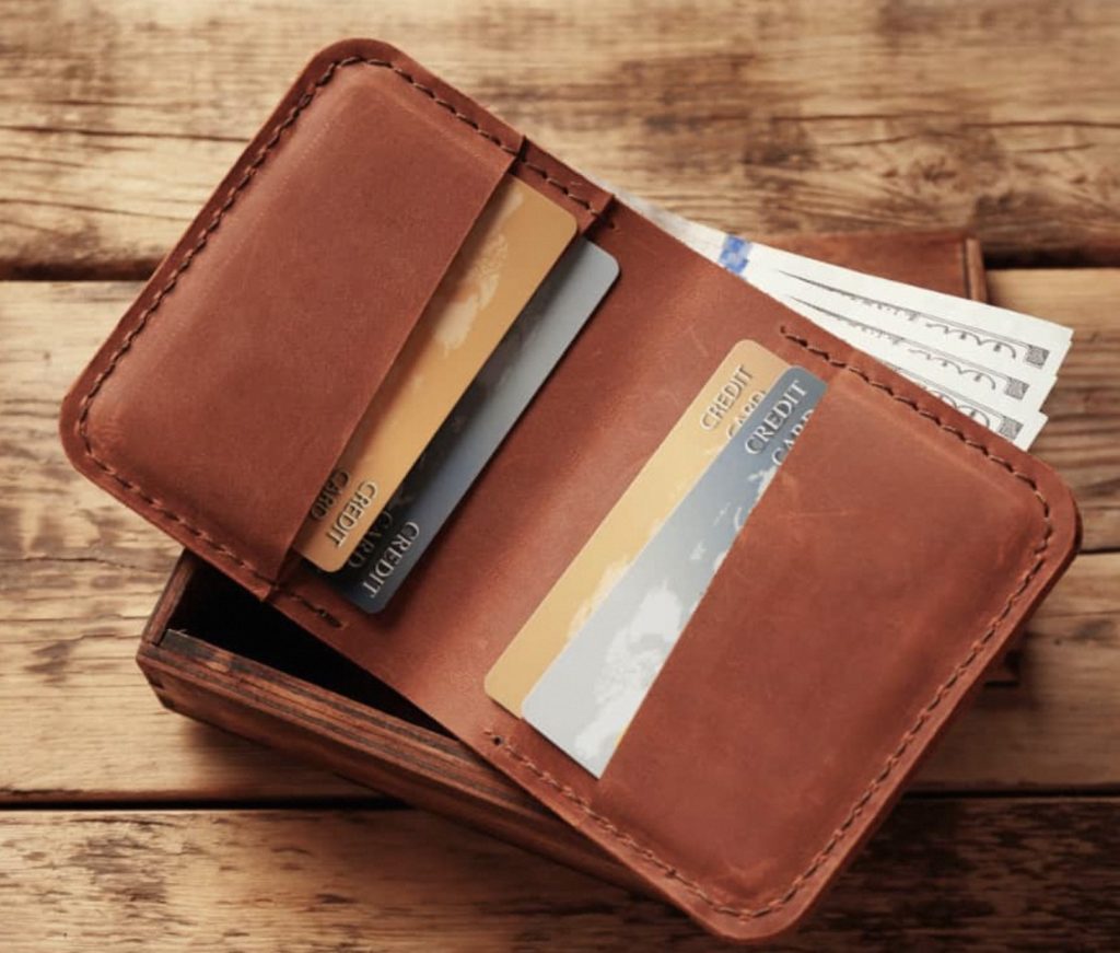 Best Wallets for Men: Stylish Storage for Everyday Essentials插图3