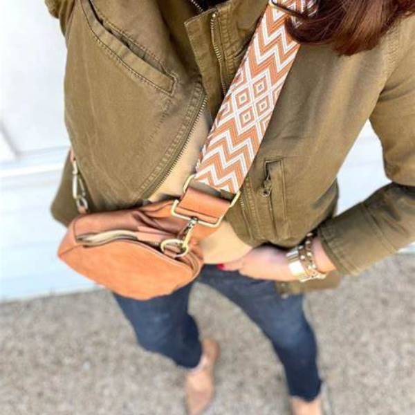 how to wear crossbody bag