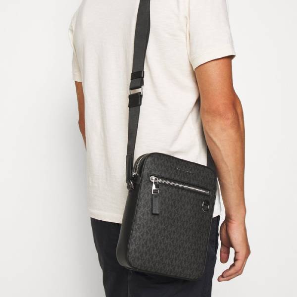 michael kors mens crossbody bag